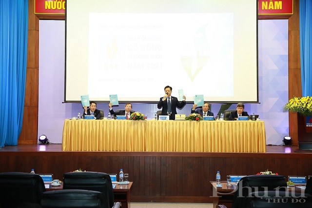 Phó Tổng Giám đốc PVN Lê Xuân Huyên phát biểu tại Đại hội.
