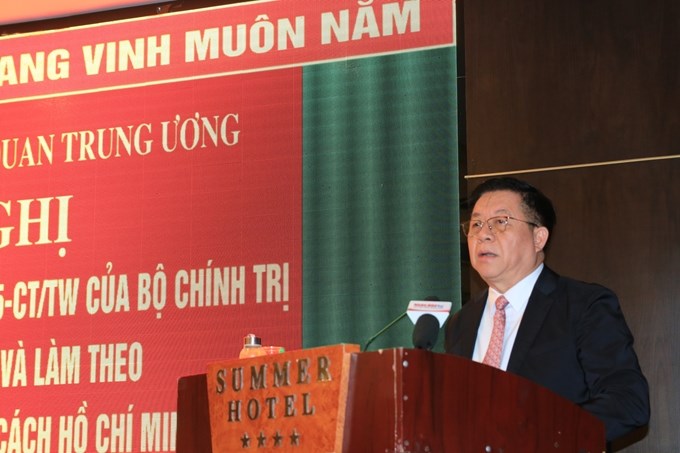 Đồng chí Nguyễn Trọng Nghĩa, Bí thư Trung ương Đảng, Trưởng Ban Tuyên giáo Trung ương phát biểu chỉ đạo Hội nghị