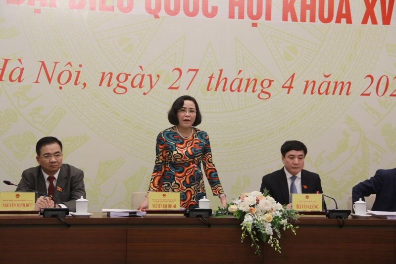 bà Nguyễn Thị Thanh, Trưởng ban Công tác Đại biểu Quốc đã trả lời báo chí