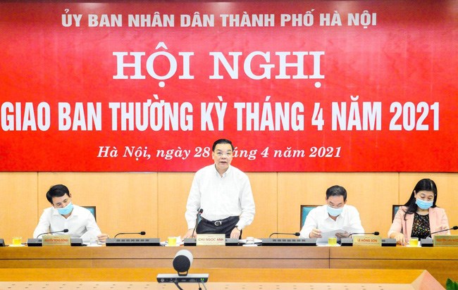 Chủ tịch UBND TP Hà Nội Chu Ngọc Anh phát biểu tại hội nghị giao ban công tác tháng 4/2021 của UBND TP chiều 28/4