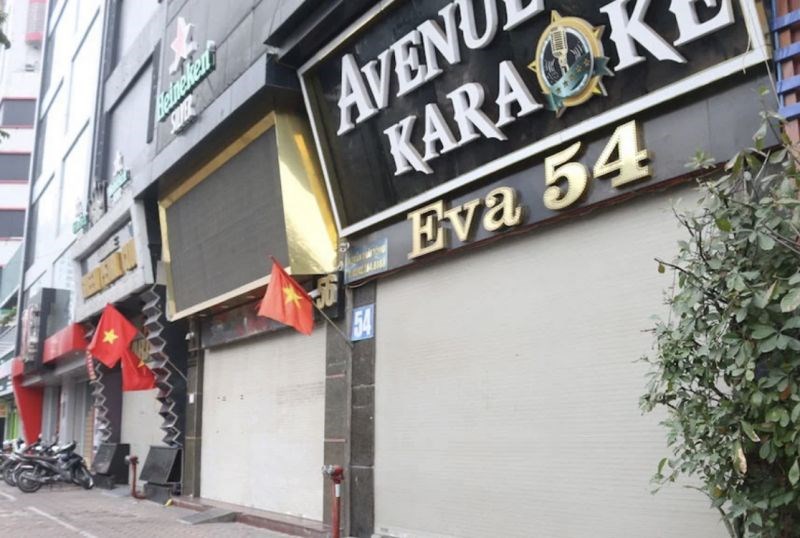 Các quán karaoke đóng cửa phòng dịch Covid-19 sau thông báo của thành phố.