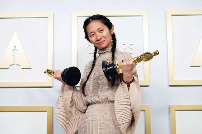 Cô Chloe Zhao được vinh danh trong hạng mục 