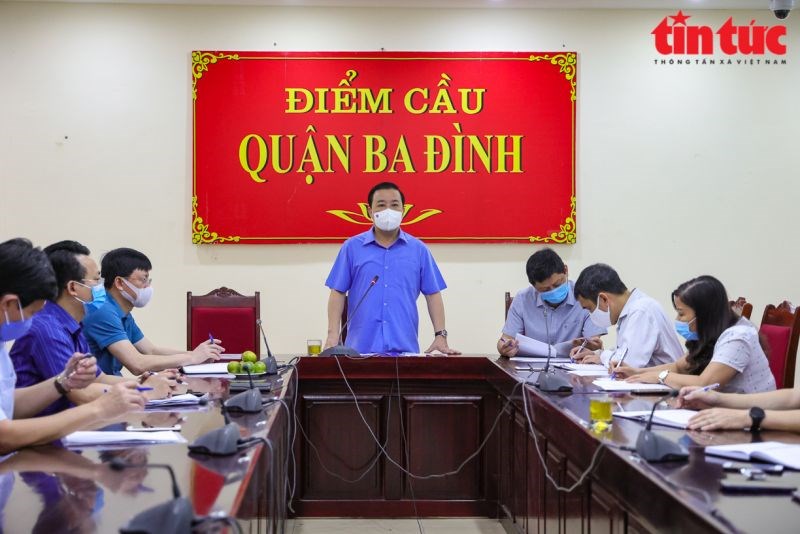 Phó Chủ tịch UBND TP Hà Nội làm việc với UBND quận Ba Đình về công tác phòng, chống dịch COVID-19 trên địa bàn.