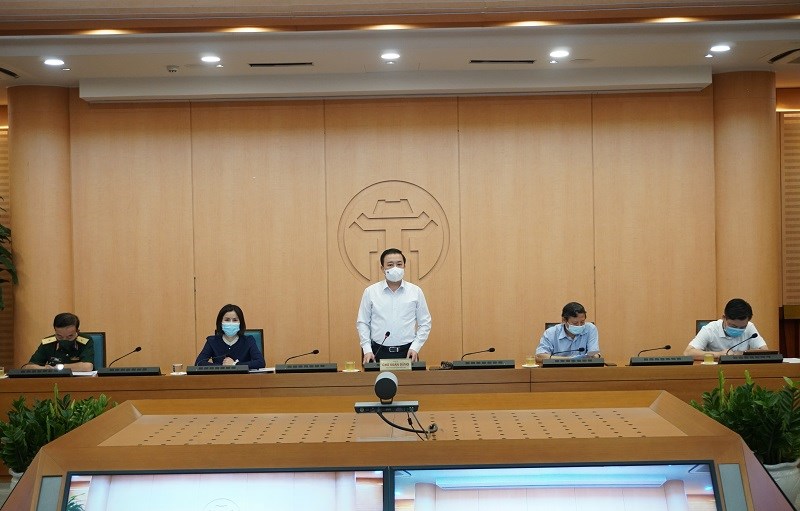 Phó Chủ tịch UBND TP Chử Xuân Dũng - Trưởng Ban chỉ đạo chủ trì phiên họp
