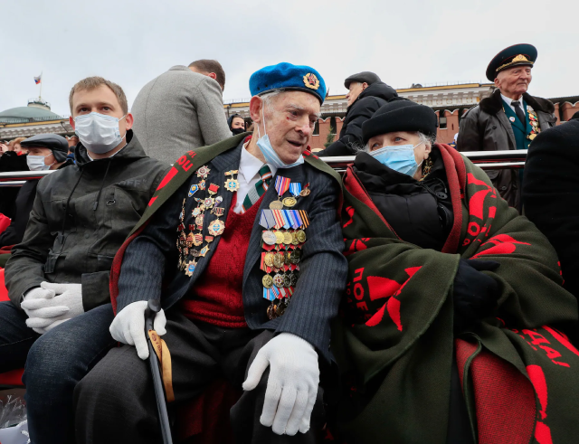 Cựu chiến binh Hồng Quân tham gia lễ diễu hành.