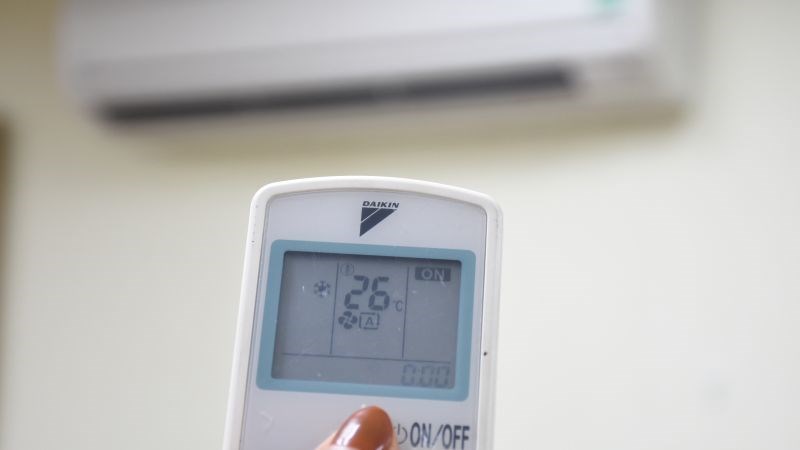EVNHANOI khuyến cáo khách  hàng sử dụng điện để ở mức 26-28 độ là tốt nhất