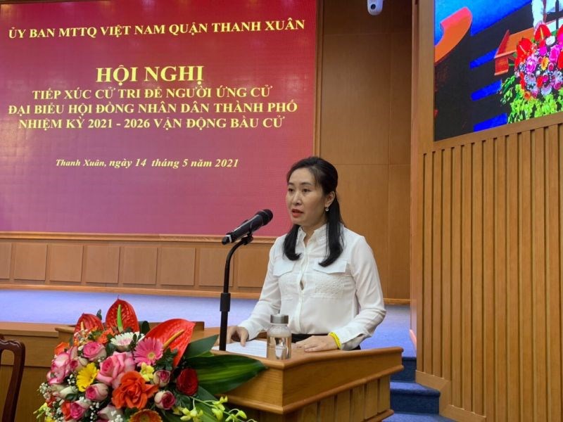 Ứng cử viên Nguyễn Thị Thu Hoài trình bày chương trình hành động