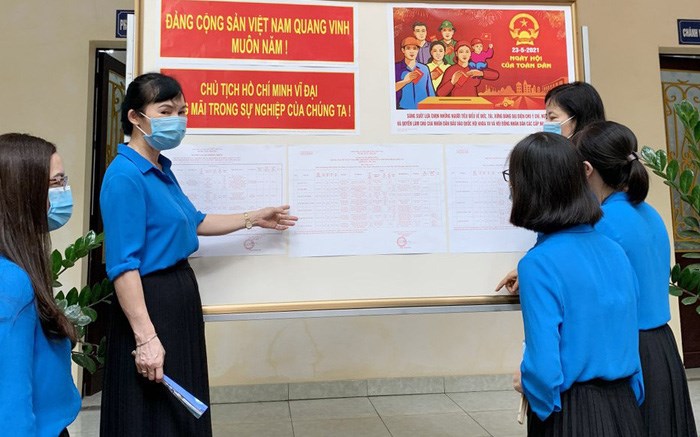 Hội LHPN tỉnh Ninh Bình tuyên truyền về bầu cử. Ảnh: CTV