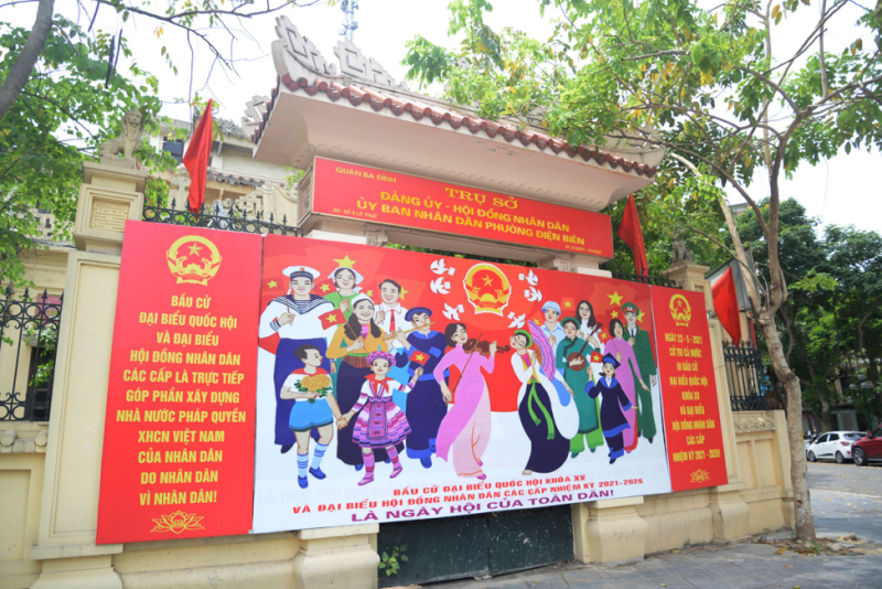 Những bức tranh cổ động gây ấn tượng trực quan mạnh với nội dung tuyên truyền rất rõ ràng: Bầu cử đại biểu Quốc hội và đại biểu Hội đồng nhân dân là hình thức dân chủ trực tiếp, là phương thức thể hiện ý chí, nguyện vọng và quyền làm chủ của Nhân dân. Góp phần tích cực vào việc xây dựng, củng cố và hoàn thiện Nhà nước pháp quyền xã hội chủ nghĩa của nhân dân, do nhân dân, vì nhân dân, dưới sự lãnh đạo của Đảng Cộng sản Việt Nam.