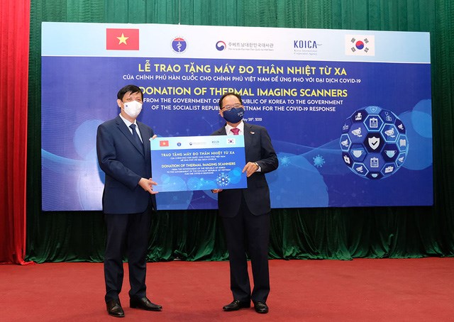 40 máy đo thân nhiệt từ xa do Chính phủ Hàn Quốc sẽ được lắp đặt tại 10 sân bay quốc tế của Việt Nam
