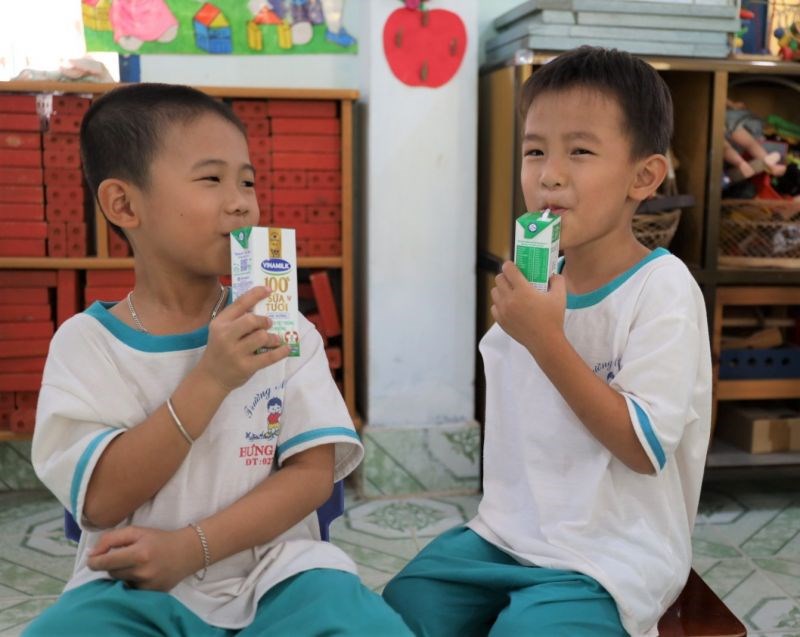 Chương trình Sữa học đường đã góp phần cải thiện chiều cao và cân nặngcho các em học sinh tại Bến Tre