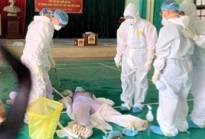 Nhân viên y tế tại Bắc Giang bị ngất xỉu do áp lực công việc trong thời tiết nắng nóng và phải mặc bộ đồ bảo hộ bí bách
