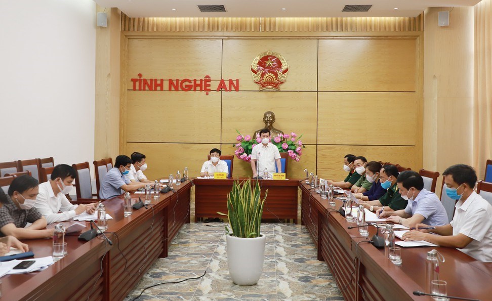 Thường trực Ban chỉ đạo phòng, chống dịch COVID-19 tỉnh Nghệ An đã họp bàn và quyết định một số giải pháp cấp bách nhằm phòng, chống dịch COVID-19.