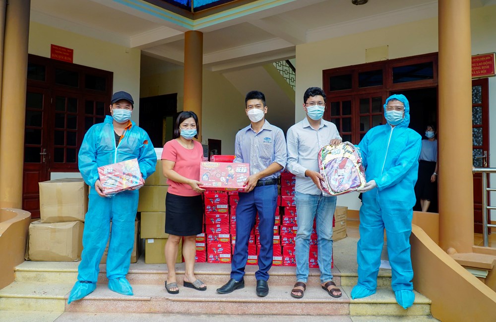 Qũy sữa vươn cao Việt Nam và hành trình mang 8.400 hộp sữa đến với trẻ em Điện Biên giữa đại dịch - ảnh 2