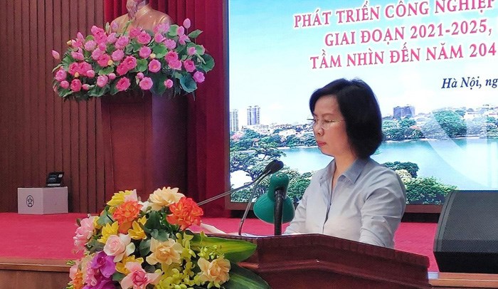 Trưởng Ban Tuyên giáo Thành ủy Bùi Huyền Mai phát biểu khai mạc buổi tọa đàm