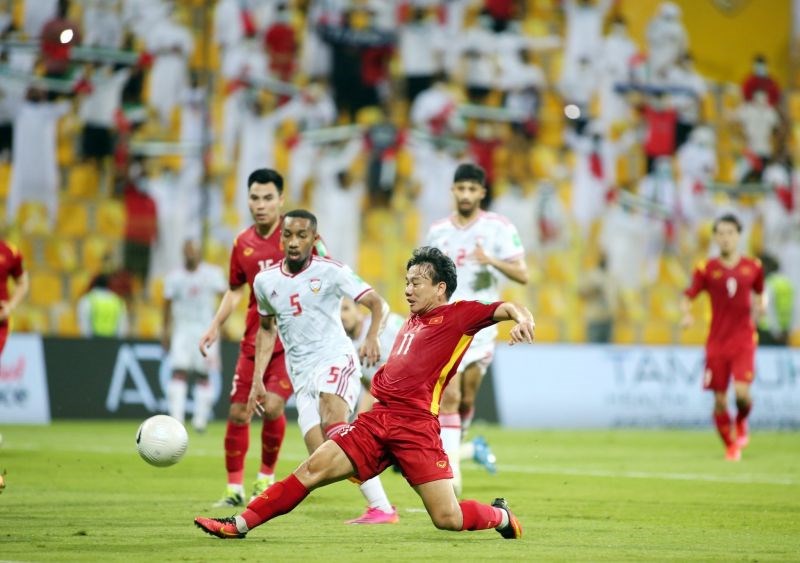 Cầu thủ Minh Vương ghi bàn vào lưới UAE tại vòng loại 2 World Cup 2022