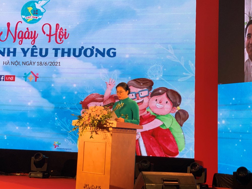 Bà Hà Thị Nga, Chủ tịch Hội LHPN Việt Nam phát biểu khai mạc ngày hội Gia đình yêu thương