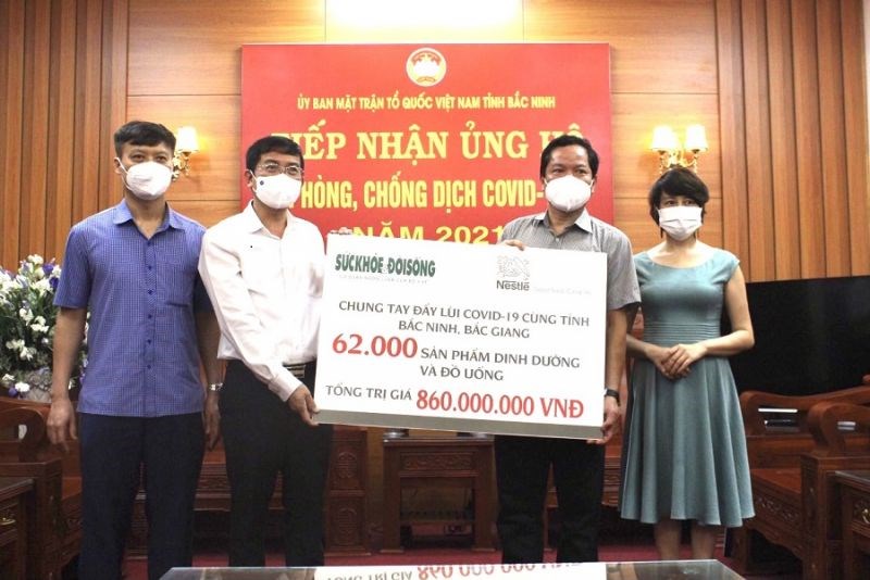 Công ty Nestlé tại Việt Nam trao tặng 62.000 sản phẩm dinh dưỡng trị giá 860 triệu đồng chung tay cùng Bắc Ninh chống dịch