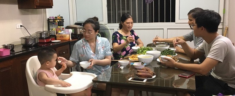 Dịp này, Quận Hội vận động các gia đình hội viên thực hiện bữa cơm sum họp gia đình nhằm chia sẻ và kết nối yêu thương trong các gia đình