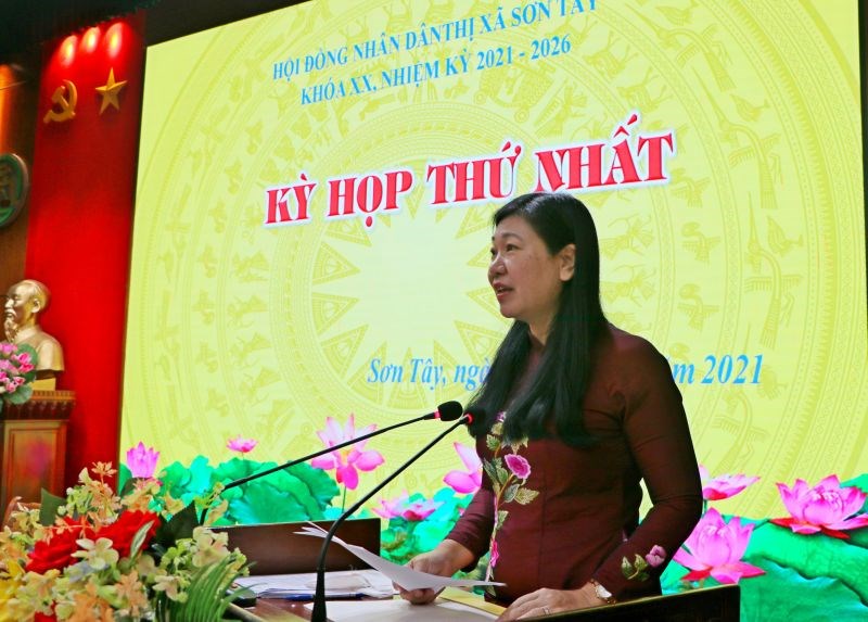 Đồng chí Nguyễn Lan Hương phát biểu