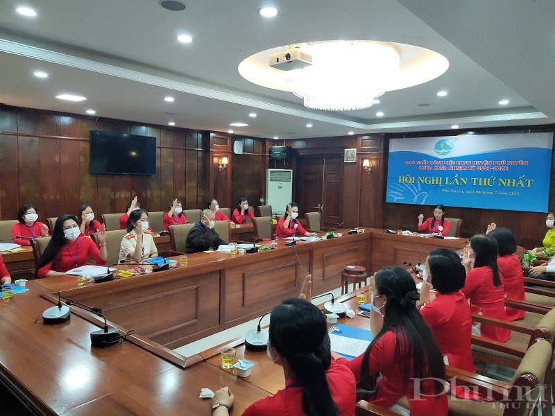 Phiên họp thứ Nhất Ban Chấp hành Hội LHPN huyện Phú Xuyên lần thứ XXIII