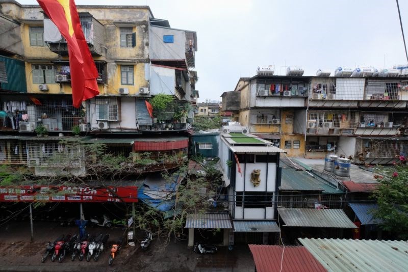 Hầu hết các nhà chung cư cũ ở Hà Nội đều đã xuống cấp nghiêm trọng