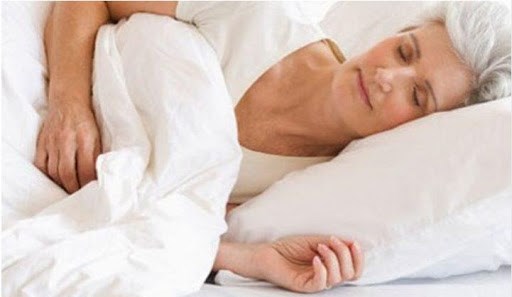 Vợ chồng tuổi trung niên: Ngủ chung hay ngủ riêng? - ảnh 2