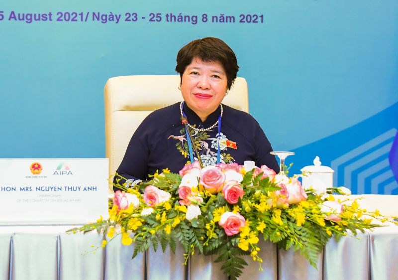 Chủ nhiệm Ủy ban Xã hội Nguyễn Thúy Anh - Trưởng Đoàn Nữ đại biểu Quốc hội Việt Nam, phát biểu ý kiến