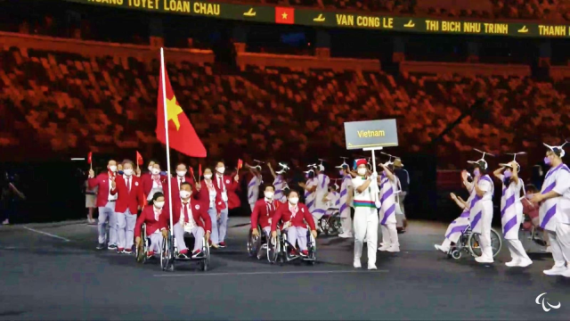 Đoàn Paralympic Việt Nam tại lễ khai mạc.