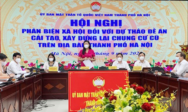 Chủ tịch Ủy ban Mặt trận Tổ quốc Việt Nam thành phố Nguyễn Lan Hương phát biểu kết luận hội nghị.