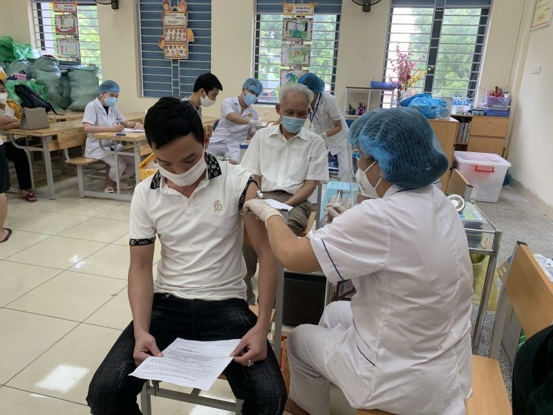 Quận Ba Đình hoàn thành tiêm vacccine cho người dân từ 18 trở lên