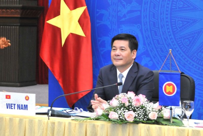 Bộ trưởng Bộ Công Thương Nguyễn Hồng Diên dẫn đầu đoàn Việt Nam tại hội nghị đầu cầu Hà Nội
