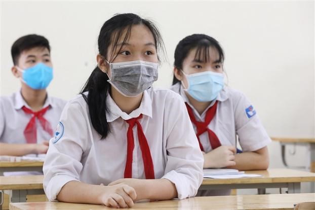 Hà Nội quyết định giảm bớt chi phí tài chính đối với phụ huynh, học sinh do ảnh hưởng bởi dịch bệnh COVID-19.