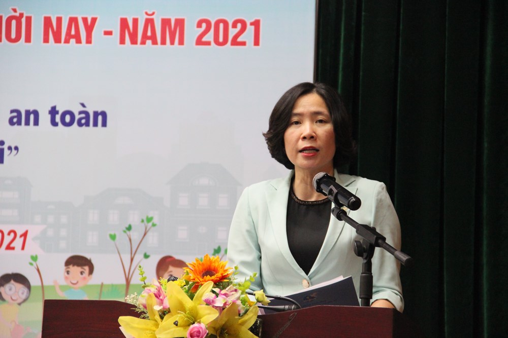 Đồng chí Lê Kim Anh - Chủ tịch Hội LHPN TP Hà Nội phát biểu khai mạc Lễ phát động Cuộc thi viết