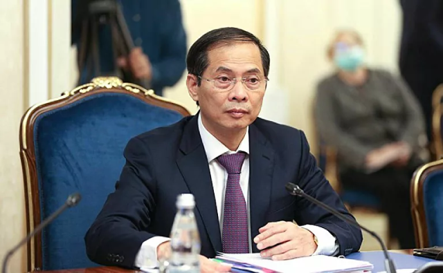 Bộ trưởng Bộ Ngoại giao Việt Nam Bùi Thanh Sơn tại Cuộc gặp.
