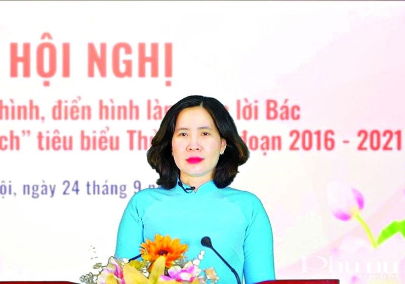 Đồng chí Lê Kim Anh - Ủy viên Đoàn Chủ tịch TW Hội LHPN Việt Nam, Thành ủy viên, Chủ tịch Hội LHPN TP Hà Nội phát biểu tại hội nghị.