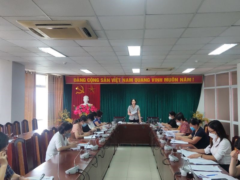 Đồng chí Lê Kim Anh – Chủ tịch Hội LHPN Hà Nội phát biểu chủ trì tại hội nghị.