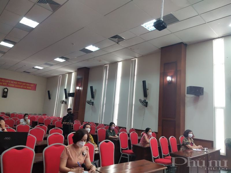 Các đại biểu tham dự hội nghị tại hội trường cơ quan Hội LHPN Hà Nội