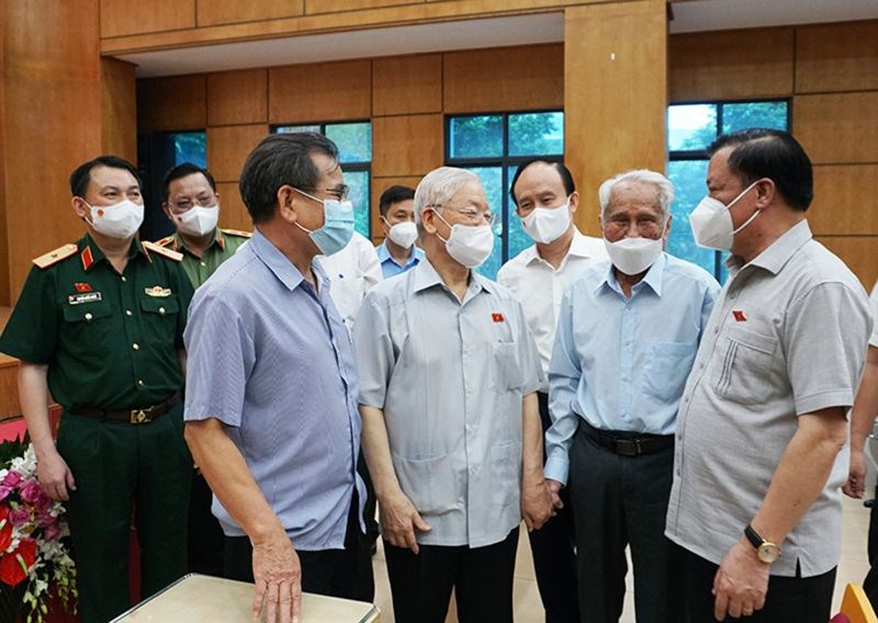 Tổng Bí thư Nguyễn Phú Trọng trao đổi với lãnh đạo TP Hà Nội và các cử tri quận Ba Đình