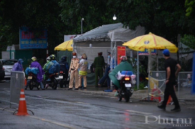 Riêng chốt số 08 (Trạm thu phí cao tốc Hà Nội - Hải Phòng) đã thực hiện rút lực lượng từ 22h00 ngày 14/10.