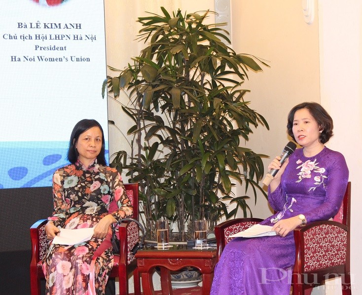 Đồng chí Lê Kim Anh, Chủ tịch Hội LHPN Hà Nội phát biểu chia sẻ tại buổi tọa đàm