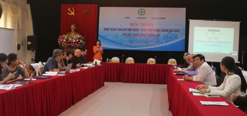 Hội thảo “Nhiệt điện than và sức khỏe - giải pháp năng lượng an toàn cho Việt Nam trong tương lai” thu hút nhiều chuyên gia, nhà khoa học tham dự.