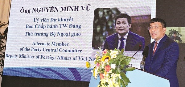 Ủy viên dự khuyết BCH TƯ Đảng, Thứ trưởng Ngoại giao Nguyễn Minh Vũ phát biểu tại tọa đàm