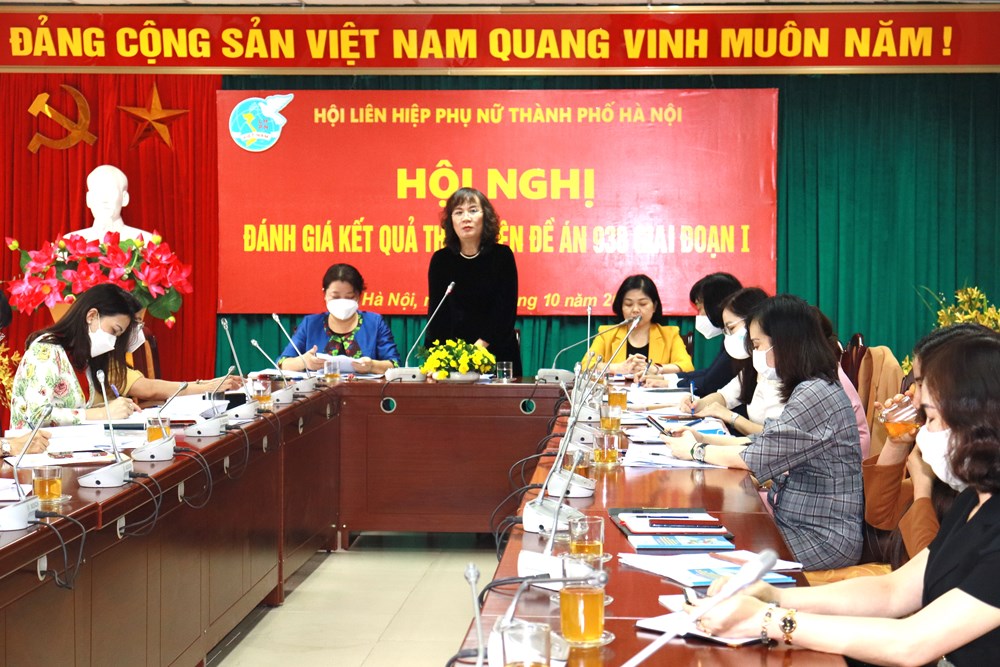 Bà Trương Thị Thu Thuỷ, Trưởng ban Gia đình-Xã hội, Hội LHPN Việt Nam phát biểu tại Hội thảo
