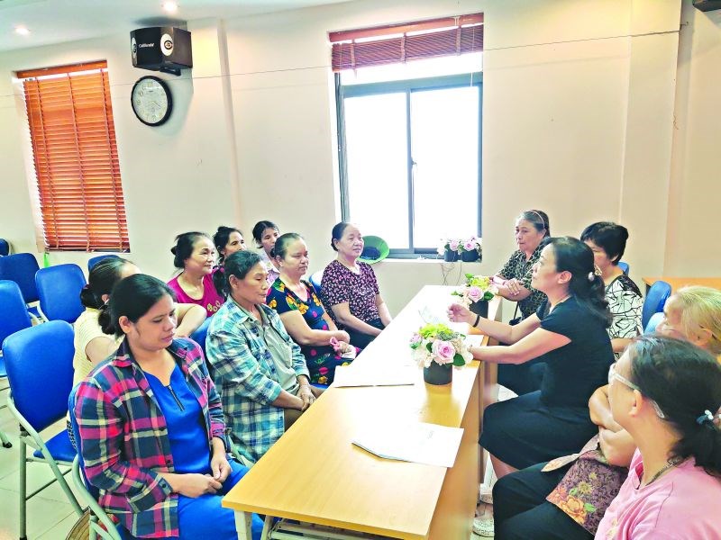 CLB Phụ nữ nhập cư tại phường Phúc Xá, Ba Đình được thành lập để thu hút phụ nữ nhập cư tham gia tổ chức Hội. Ảnh: Thanh Thanh