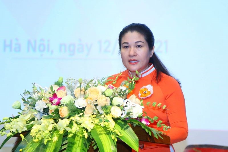 Thứ trưởng Bộ Lao động – Thương binh và Xã hội Nguyễn Thị Hà phát biểu phát động buổi lễ