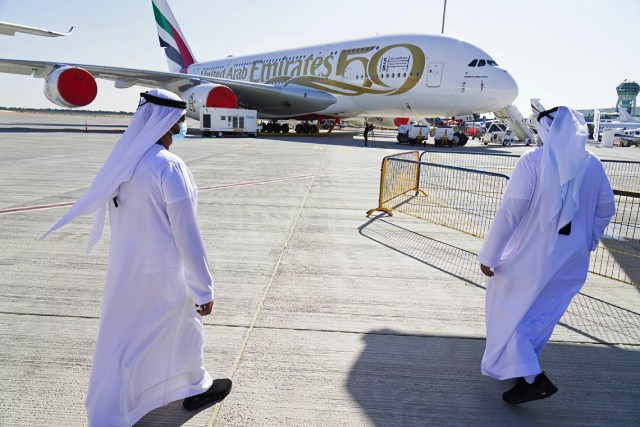 Máy bay Airbus A380 của hãng hàng không Emirates tại triển lãm hàng không vũ trụ ở Dubai.