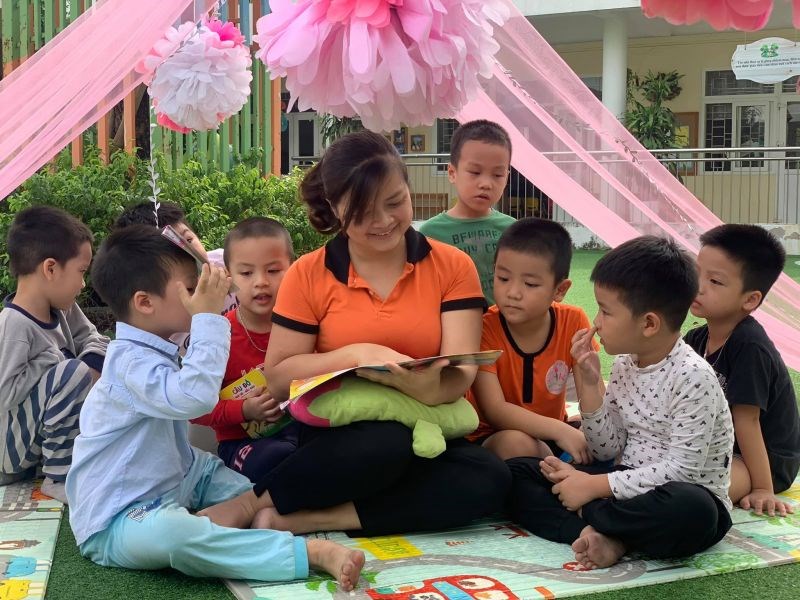 Cô Bùi Thị Quỳnh Anh, giáo viên trường mầm non Tràng An, quận Thanh Xuân trong một tiết dạy học