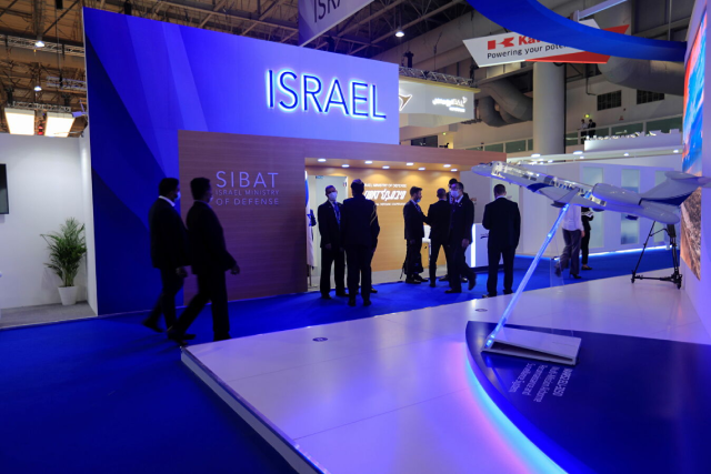 Gian hàngcủa Israel tại triển lãm hàng không.