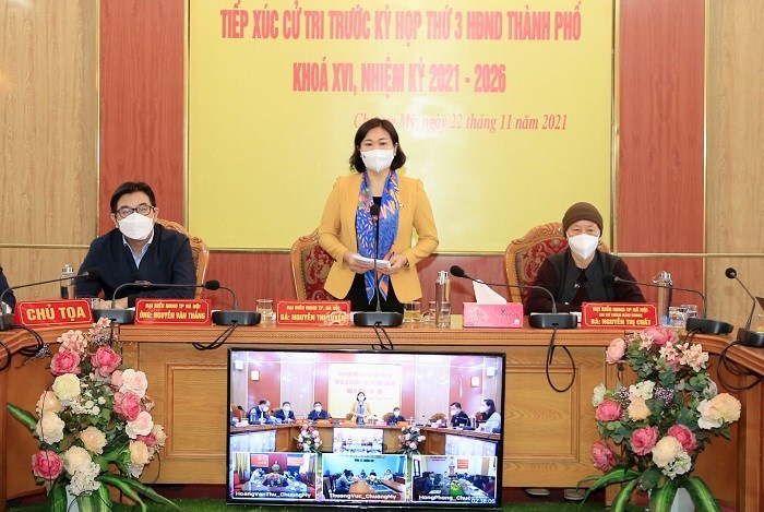 Phó Bí thư Thường trực Thành ủy Nguyễn Thị Tuyến phát biểu ghi nhận ý kiến cử tri tại buổi tiếp xúc